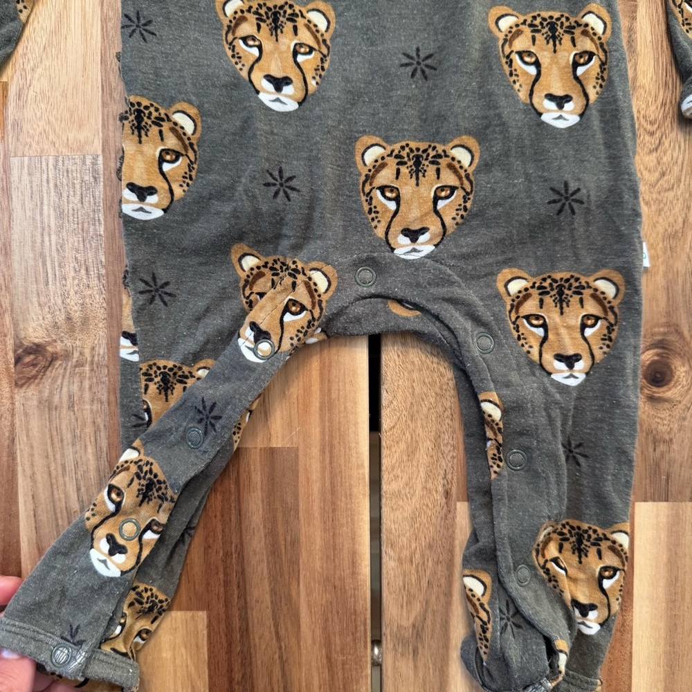 Posh‎ Peanut Cheetah Print Ruffle Romper Bamboo Viscose Gray 3-6 Months - Picture 2 of 5